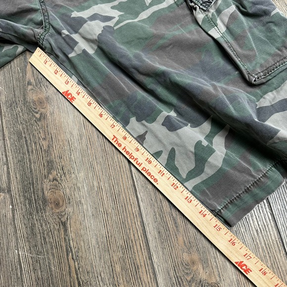 No Boundaries Vintage Y2K Camo Cargo Shorts Men's 36 Relaxed Fit Utility Baggy - Picture 5 of 7